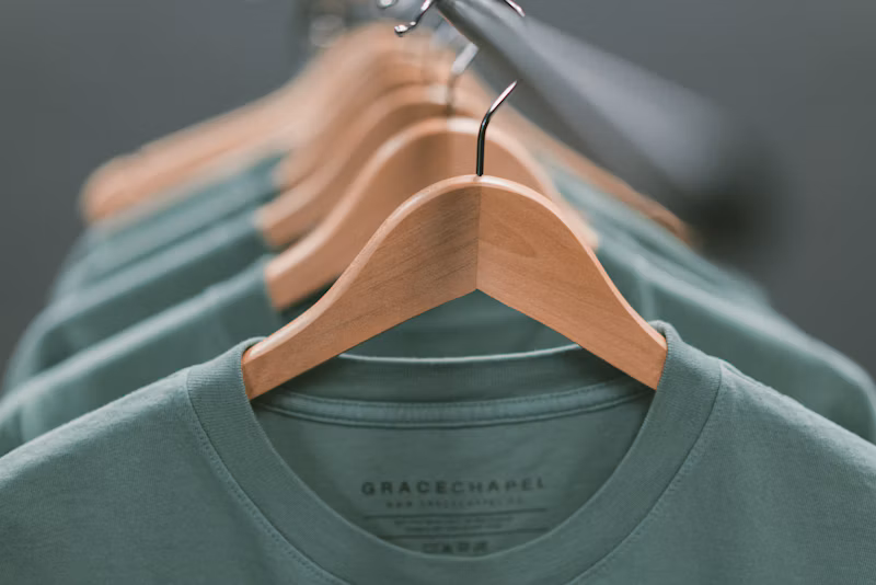 Destaques em Camisetas e Blusas
